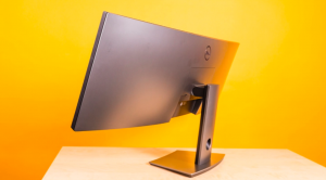 dell monitör arkadan görünüm